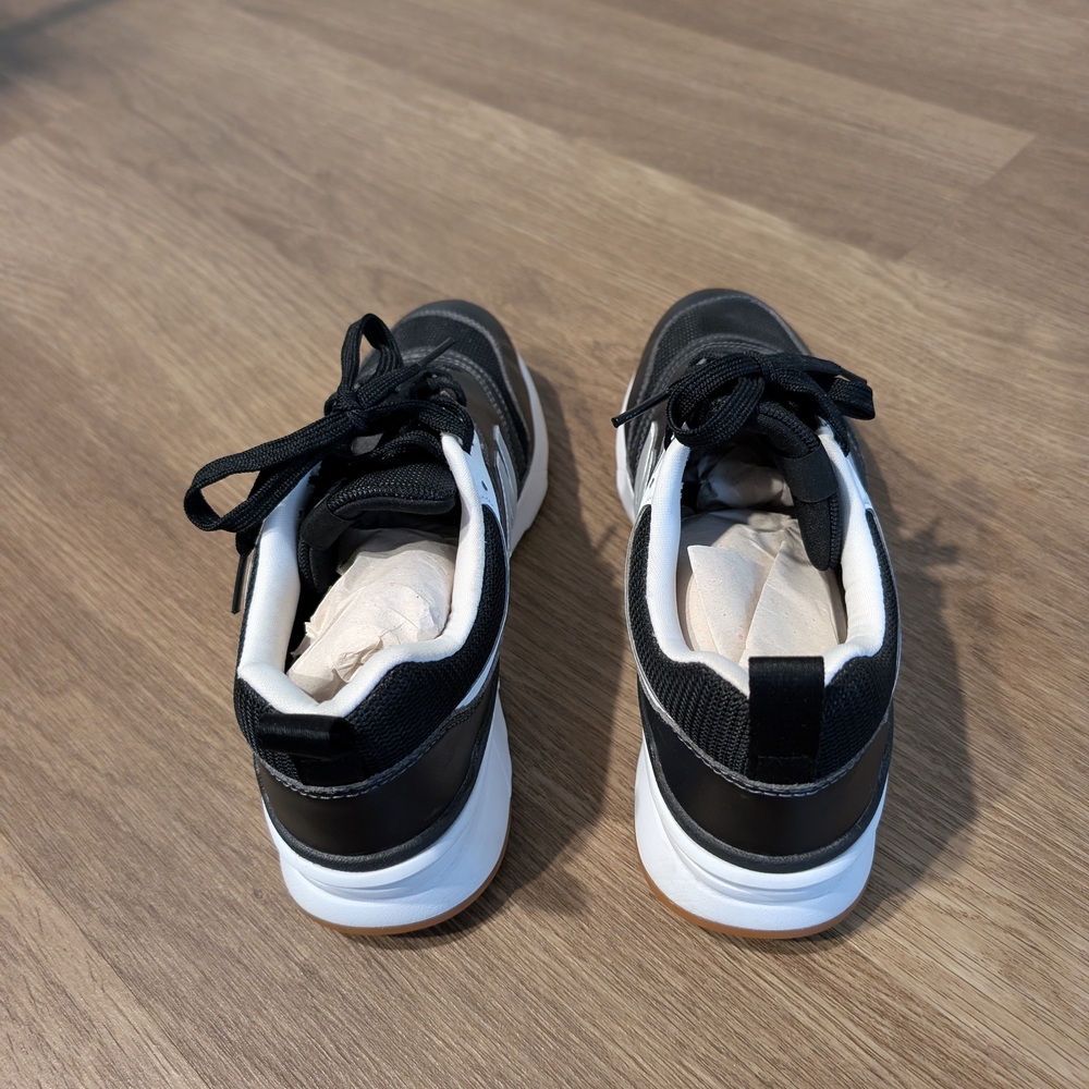 New Balance 997H Black and White Running Shoes Casual Sneakers Size 8.5 - Picture 3 of 5